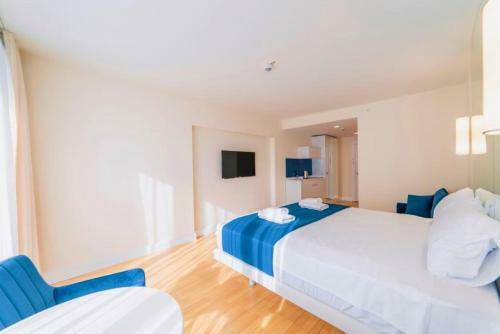 Batumi Colored Pebbles Beach & Sea View Aparthotel