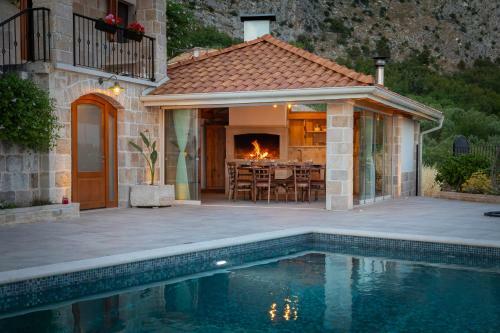 Villa Adriatic Stone Residence