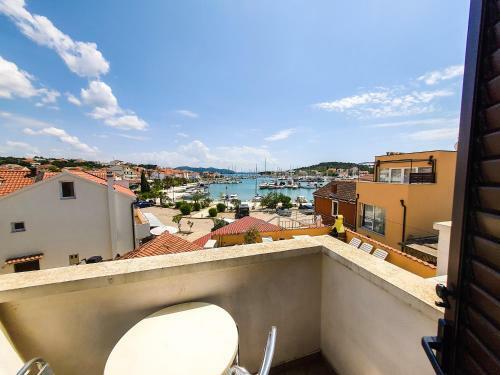 Apartments First Row By The Sea Jezera Murter