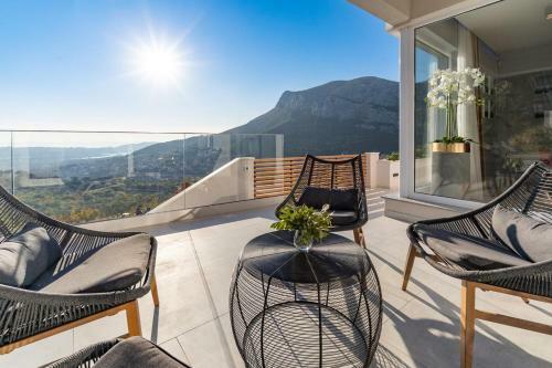 Luxury Villa 7th Heaven With Heated Pool, Hot-tub, Gym, Panoramic Views On Town Split