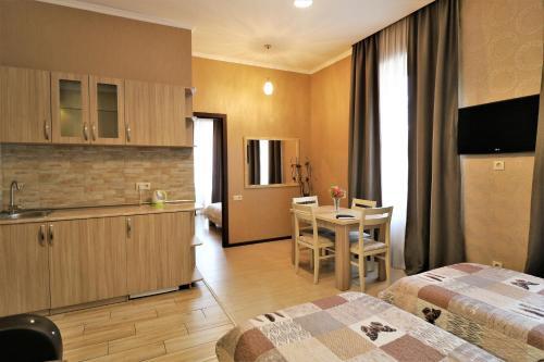 Tabori Apart Hotel