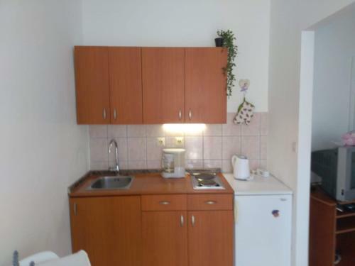 Apartment Jelsa,near Centar,parking,wifi,air Condition,barbecue