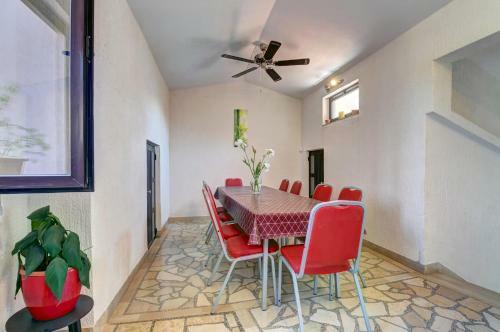 Lovely Apartments In Valbandon
