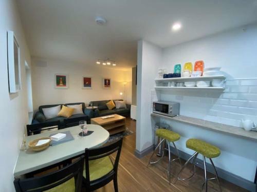 Location Location - Gorgeous 3 Bed Apartment In Killarney