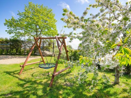 Holiday Homes For 5 Persons With Pool Access, Darlowo