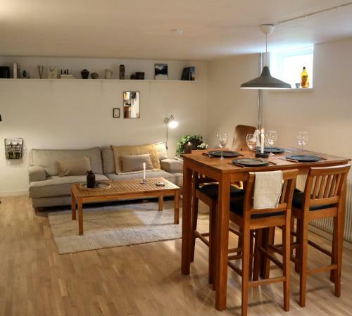 Villa Miranda, Apartment With Cinema