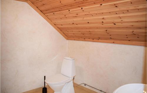 Awesome Home In Eksj� With Sauna, Wifi And 3 Bedrooms #332