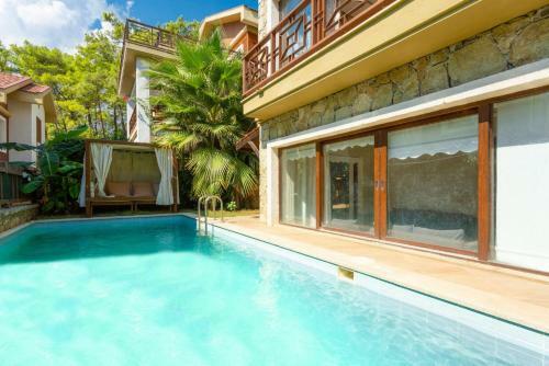 G�cek Deniz Manzaral? 4+2 Sami Villa