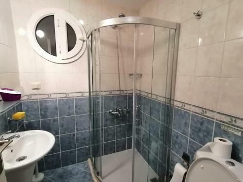 Denize S?f?r 3+1 Triplex Site ?�erisinde Havuzlu Villa
