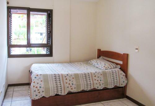 Apartamento Apto A Beira-mar Com Piscina Em Martim De Sa Sp