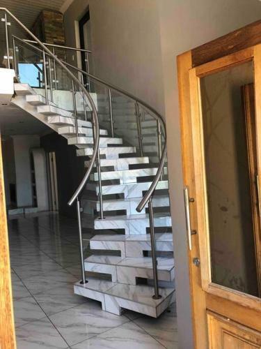 5 Bedroom Villa With Views In Secure Estate