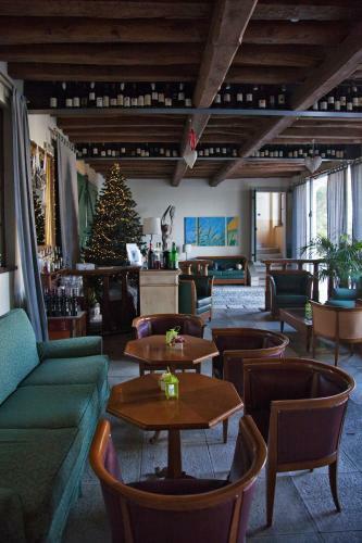 Hotel Villa Policreti