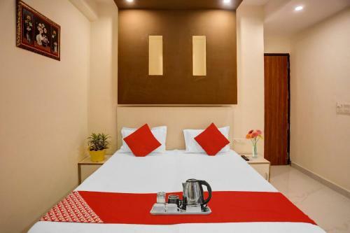 Oyo 90820 Hotel Luxury Inn