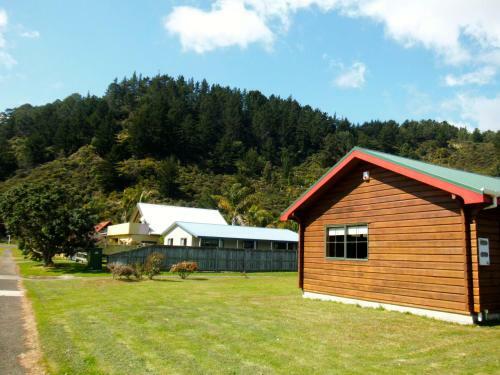 Tui Retreat - Matarangi Holiday Home