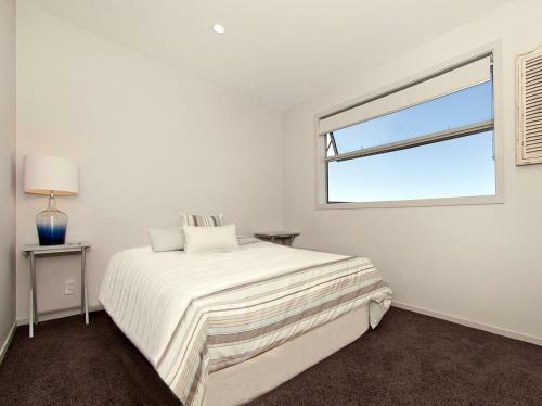 Absolute Waterfront - Matarangi Holiday Home