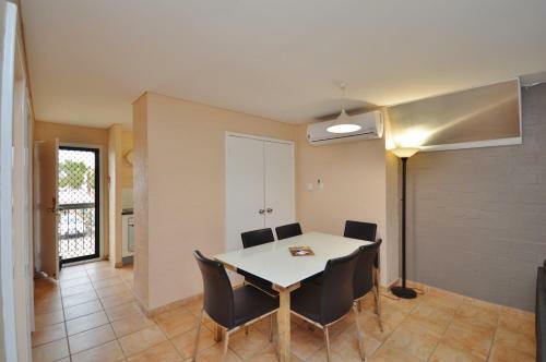 Riverview Holiday Apartment 112 - Kalbarri Wa
