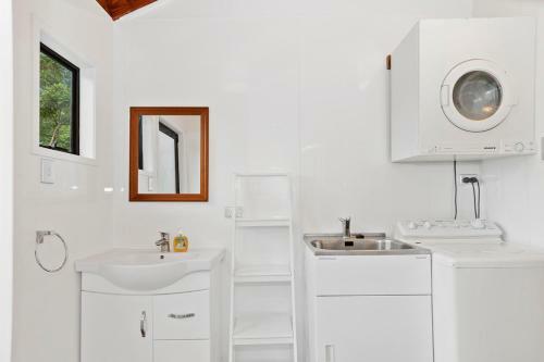 Riverview Retreat - Cooks Beach Holiday Home