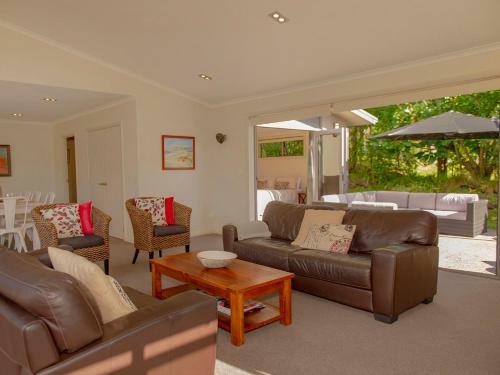 Cooks Getaway - Cooks Beach Holiday Home