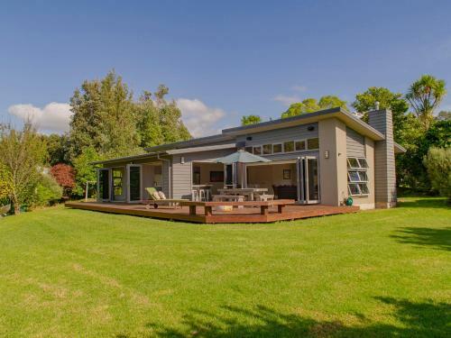 Cooks Getaway - Cooks Beach Holiday Home