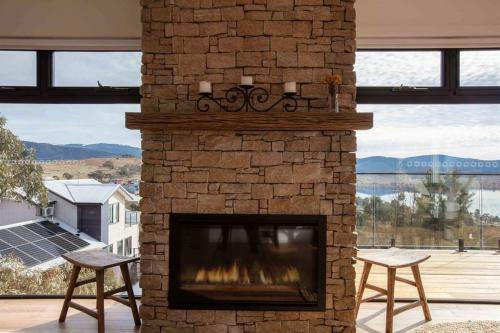Stone & Crow - Beautiful Home Away From Home!
