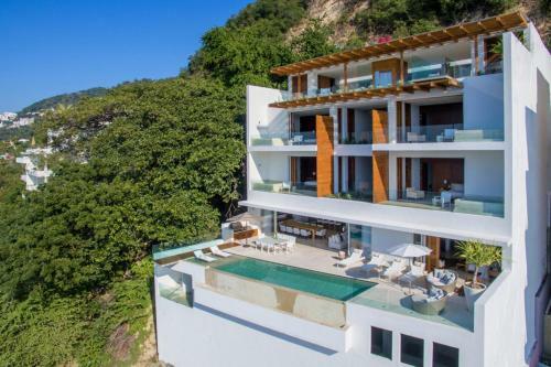 New Oceanfront Luxury Villa In Puerto Vallarta
