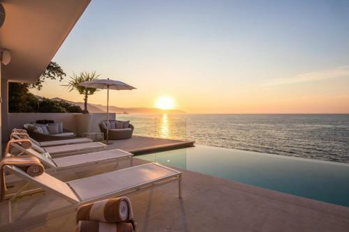 New Oceanfront Luxury Villa In Puerto Vallarta