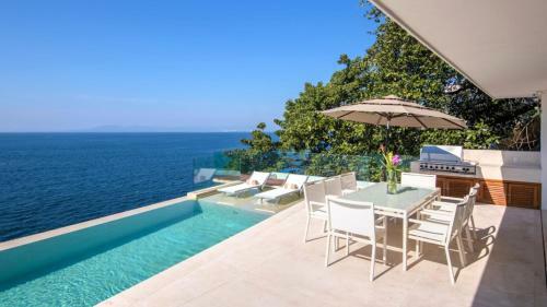 New Oceanfront Luxury Villa In Puerto Vallarta