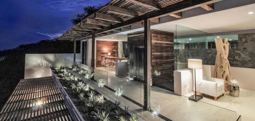 New Oceanfront Luxury Villa In Puerto Vallarta