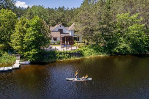Villa Chic Antique, Bord De Lac � 30 Min De Tremblant