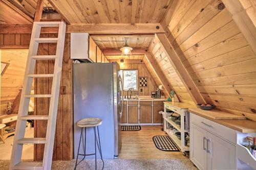 Dreamy Woodland Hideaway Grills, Fire Pit!