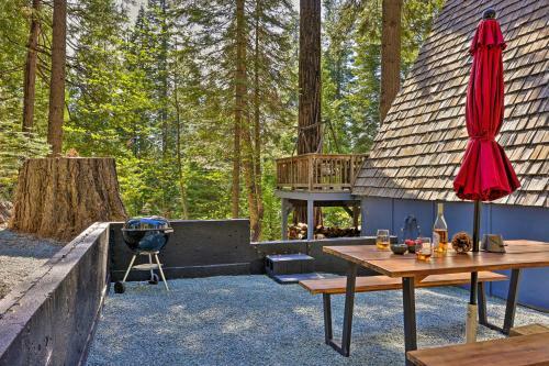Dreamy Woodland Hideaway Grills, Fire Pit!
