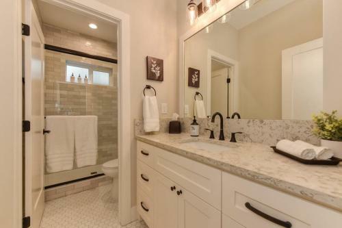 Rustic Modern Home Near Sutter St &historic Folsom