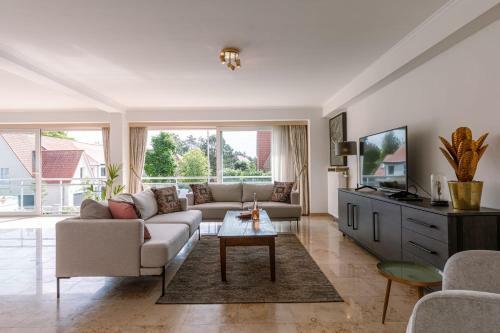 Charming And Spacious Apartment With Parking In Centre Knokke
