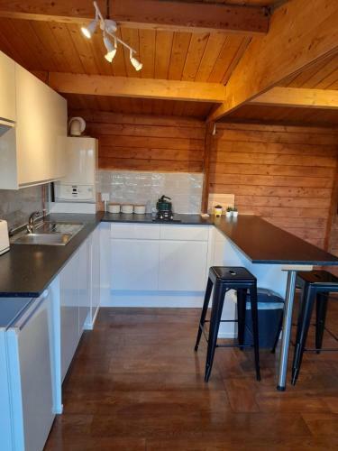 Huckleberry Glamping Lodge