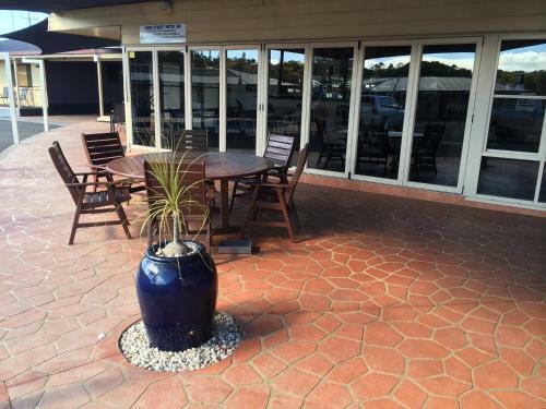 James Street Motor Inn