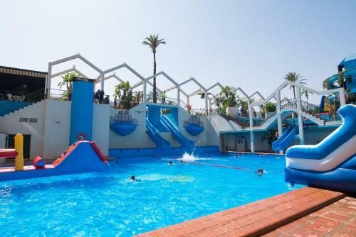 Apartamento Benal Beach Sea Front Holiday Home