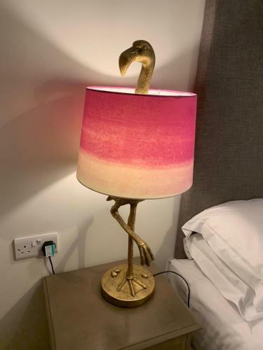 Looking Glass Cottage And Baskerville Retreat Cottage