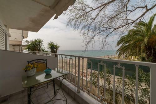 Beachfront 1st Floor Apartment