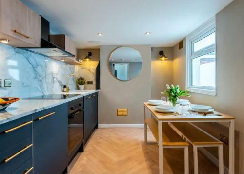 Amprenta House- Gorgeous Interior Designed 3 Bedroom Home