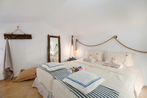 Seathon Seafront Beach Villa In Kalamitsi