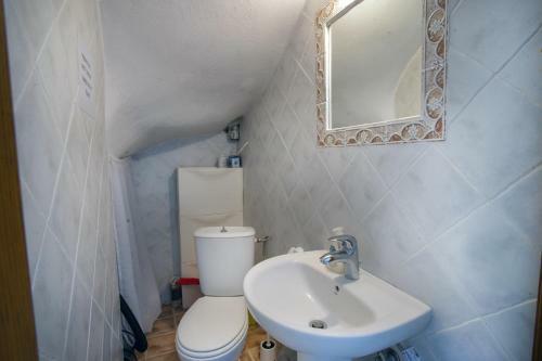 Villa Luxurious 3-bdrm Maisonette With Sea Views