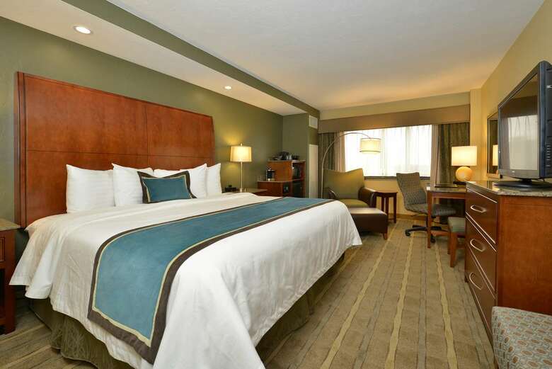 Best Western Premier Waterfront Hotel & Convention Center