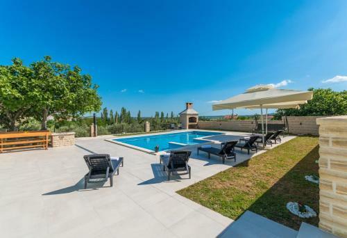 Poolincluded - Holiday Home Maslina