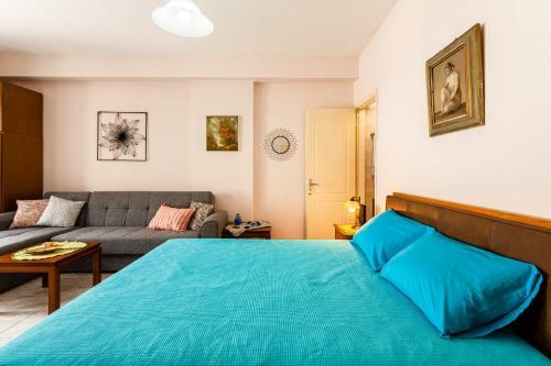 Posada Kalamata City Centre-cozy Nest
