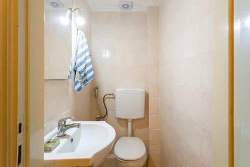 Posada Kalamata City Centre-cozy Nest