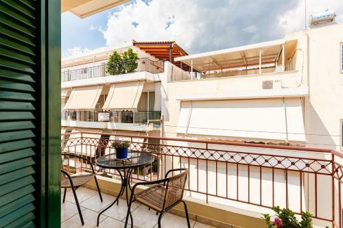Posada Kalamata City Centre-cozy Nest