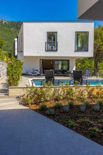 Beautiful Villa Visum Mare Duo