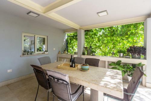 Peroj's Green Oasis - Holiday Home