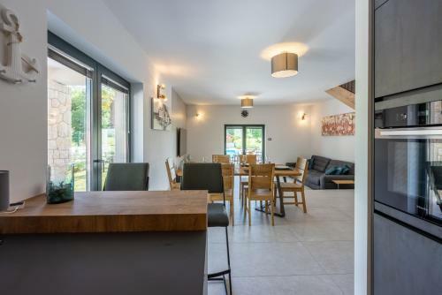 Villa Palma With Private Pool / Croatia