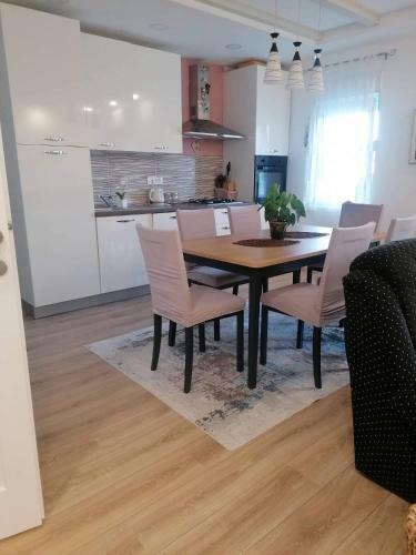 Apartmani Hasanovi?